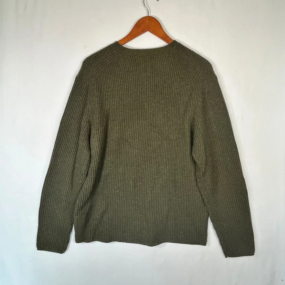 Banana Republic Mens Large Olive Green Extra Fine Merino Wool V-Neck Sweater